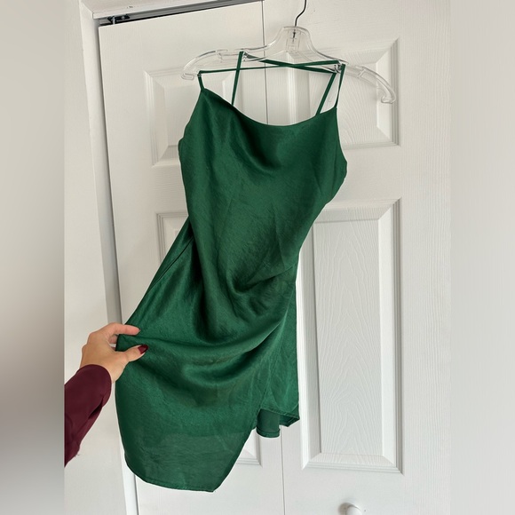 Green satin effect dress - Picture 1 of 8
